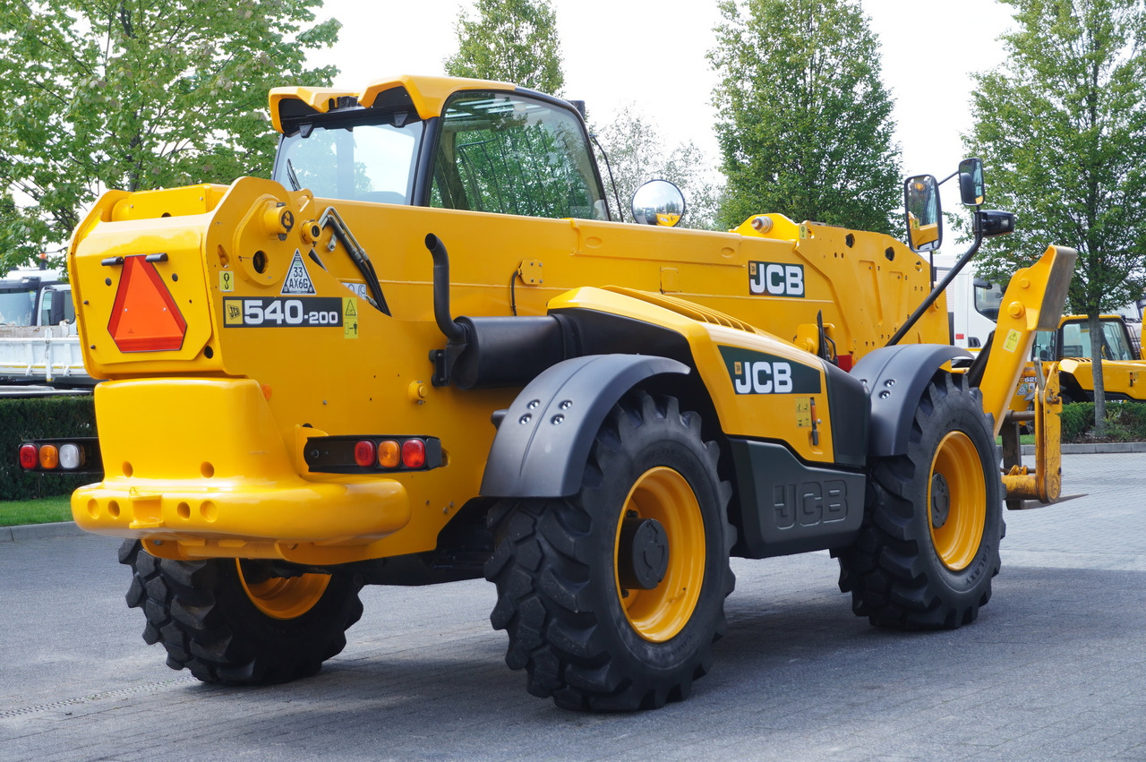 JCB 540-200 Telescopic Loader / 20 m reach / joystick - Teleskopski rukovatelj: slika JCB 540-200 Telescopic Loader / 20 m reach / joystick - Teleskopski rukovatelj JCB 540-200 Telescopic Loader / 20 m reach / joystick - Teleskopski rukovatelj: slika JCB 540-200 Telescopic Loader / 20 m reach / joystick - Teleskopski rukovatelj