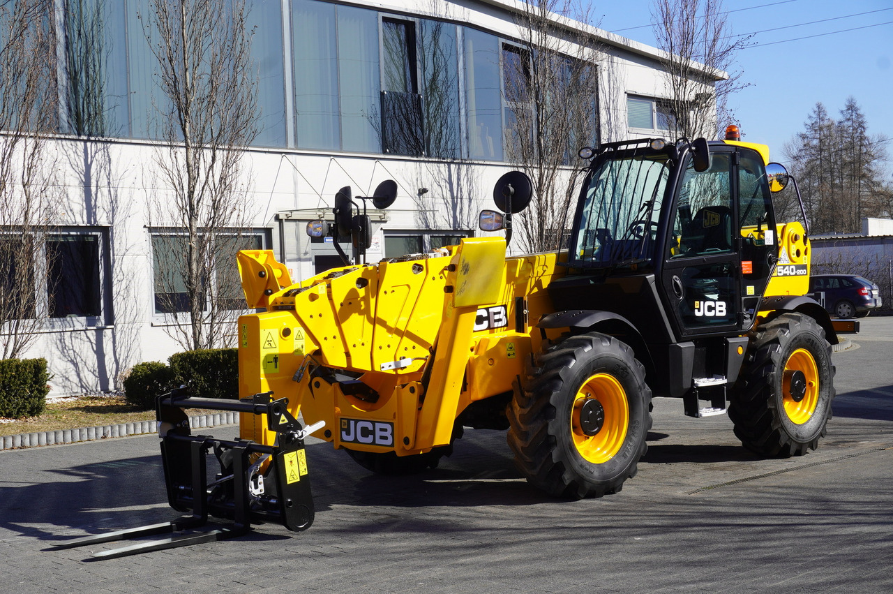 JCB 540-200 Telescopic Loader / 20m / joystick - Teleskopski utovarivač na kotačima: slika JCB 540-200 Telescopic Loader / 20m / joystick - Teleskopski utovarivač na kotačima JCB 540-200 Telescopic Loader / 20m / joystick - Teleskopski utovarivač na kotačima: slika JCB 540-200 Telescopic Loader / 20m / joystick - Teleskopski utovarivač na kotačima