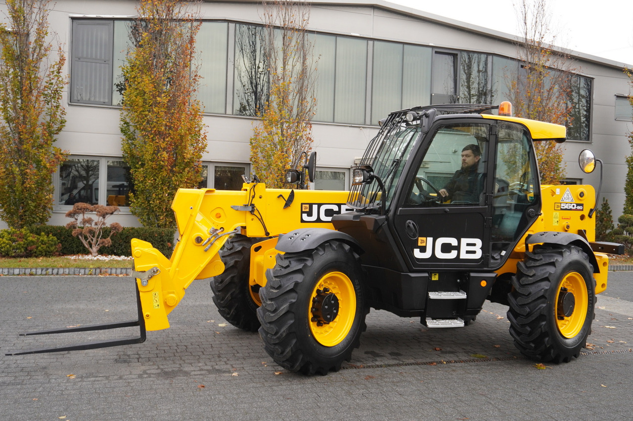 JCB 560-80 / 6 ton lifting capacity / power 146 HP - Teleskopski utovarivač na kotačima: slika JCB 560-80 / 6 ton lifting capacity / power 146 HP - Teleskopski utovarivač na kotačima JCB 560-80 / 6 ton lifting capacity / power 146 HP - Teleskopski utovarivač na kotačima: slika JCB 560-80 / 6 ton lifting capacity / power 146 HP - Teleskopski utovarivač na kotačima