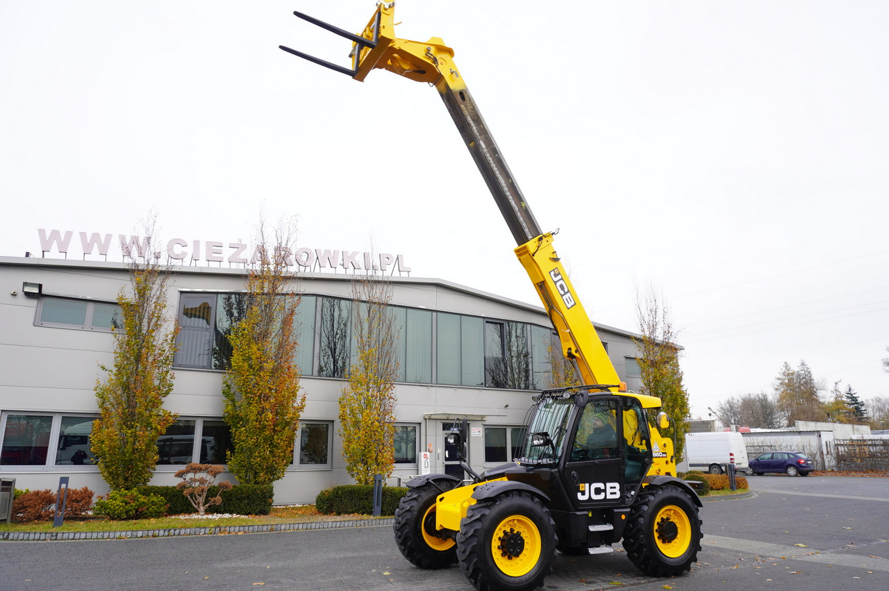 JCB 560-80 / 6 ton lifting capacity / power 146 HP - Utovarivač na kotačima: slika JCB 560-80 / 6 ton lifting capacity / power 146 HP - Utovarivač na kotačima JCB 560-80 / 6 ton lifting capacity / power 146 HP - Utovarivač na kotačima: slika JCB 560-80 / 6 ton lifting capacity / power 146 HP - Utovarivač na kotačima