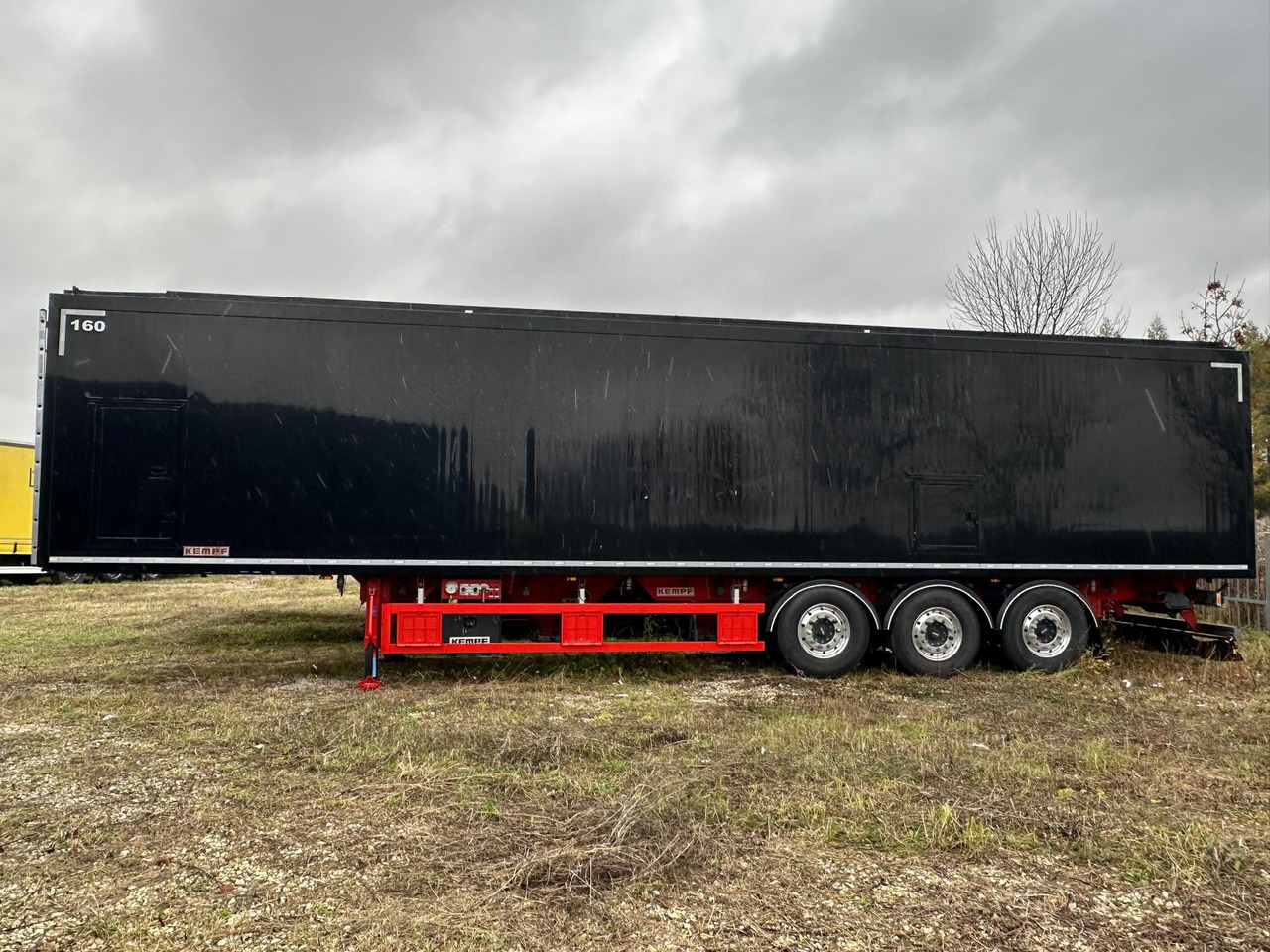 KEMPF SKM AK unloader 4 chambers with lower chute / capacity 65 m3 / 12 pieces - Kiper poluprikolica: slika KEMPF SKM AK unloader 4 chambers with lower chute / capacity 65 m3 / 12 pieces - Kiper poluprikolica KEMPF SKM AK unloader 4 chambers with lower chute / capacity 65 m3 / 12 pieces - Kiper poluprikolica: slika KEMPF SKM AK unloader 4 chambers with lower chute / capacity 65 m3 / 12 pieces - Kiper poluprikolica