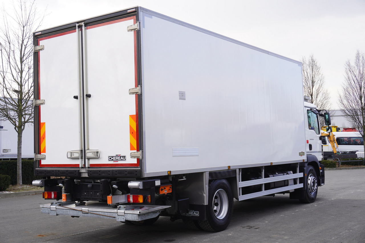 Kamion hladnjača za prijevoz mesa MAN TGM 18.320 / CHEREAU meat hook refrigerator / Carcass elevator: slika Kamion hladnjača za prijevoz mesa MAN TGM 18.320 / CHEREAU meat hook refrigerator / Carcass elevator
