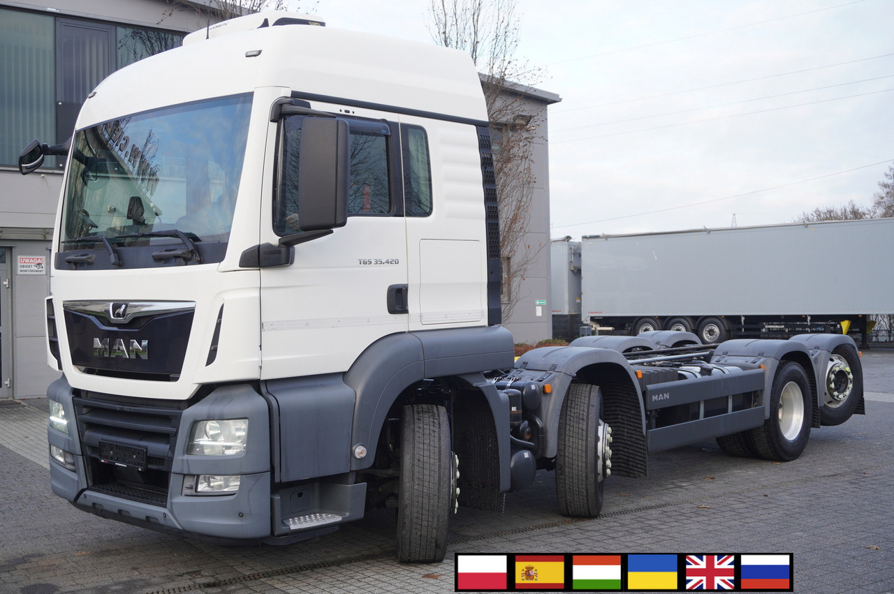 MAN TGS 35.420 8×2 / Chassis 6.4 m / 3 steered axles - Kamion-šasija, Kamion s kranom: slika MAN TGS 35.420 8×2 / Chassis 6.4 m / 3 steered axles - Kamion-šasija, Kamion s kranom MAN TGS 35.420 8×2 / Chassis 6.4 m / 3 steered axles - Kamion-šasija, Kamion s kranom: slika MAN TGS 35.420 8×2 / Chassis 6.4 m / 3 steered axles - Kamion-šasija, Kamion s kranom