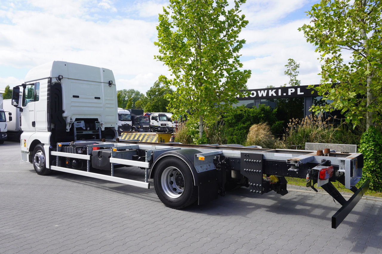 MAN TGX 18.430 / BDF 7.5 m / sleeping cab / 2021 - Transporter kontejnera/ Kamion s izmjenjivim sanducima: slika MAN TGX 18.430 / BDF 7.5 m / sleeping cab / 2021 - Transporter kontejnera/ Kamion s izmjenjivim sanducima MAN TGX 18.430 / BDF 7.5 m / sleeping cab / 2021 - Transporter kontejnera/ Kamion s izmjenjivim sanducima: slika MAN TGX 18.430 / BDF 7.5 m / sleeping cab / 2021 - Transporter kontejnera/ Kamion s izmjenjivim sanducima