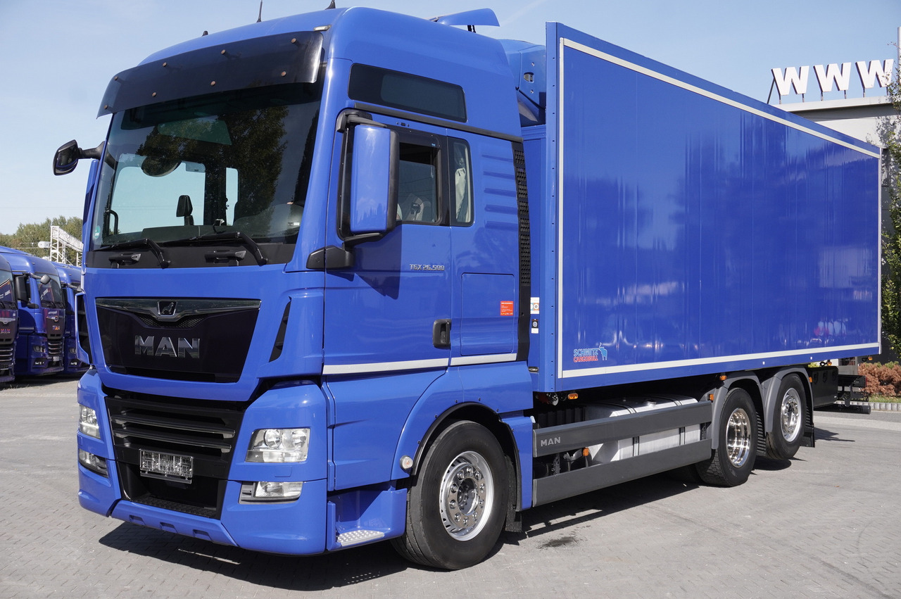 MAN TGX 26.500 E6 XXL / Schmitz 19 pallets / Thermoking / steering axle - Kamion hladnjača: slika MAN TGX 26.500 E6 XXL / Schmitz 19 pallets / Thermoking / steering axle - Kamion hladnjača MAN TGX 26.500 E6 XXL / Schmitz 19 pallets / Thermoking / steering axle - Kamion hladnjača: slika MAN TGX 26.500 E6 XXL / Schmitz 19 pallets / Thermoking / steering axle - Kamion hladnjača