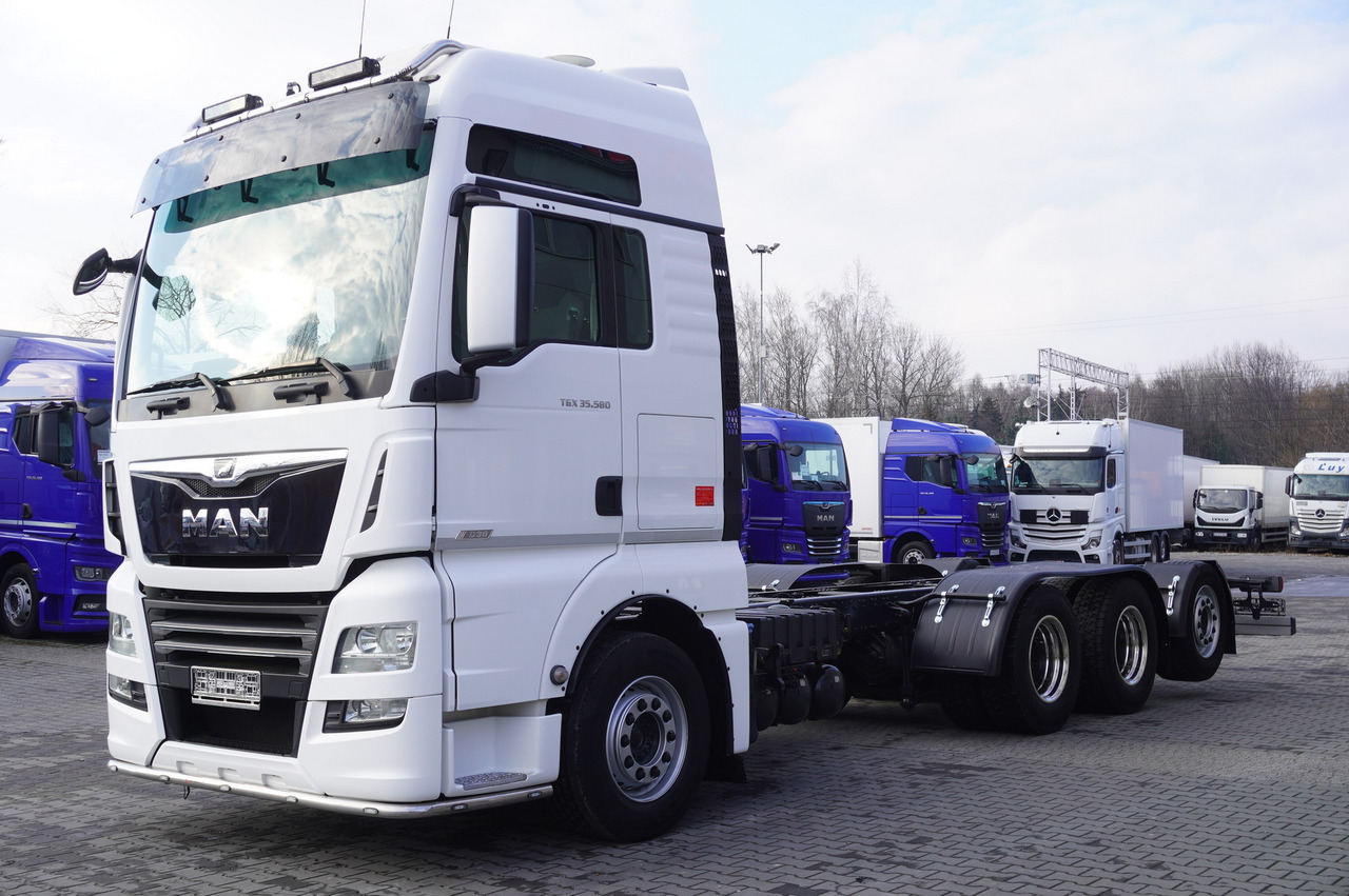 MAN TGX 35.580 E6 8x4/4 - 8.8m chassis frame - Kamion s kranom: slika MAN TGX 35.580 E6 8x4/4 - 8.8m chassis frame - Kamion s kranom MAN TGX 35.580 E6 8x4/4 - 8.8m chassis frame - Kamion s kranom: slika MAN TGX 35.580 E6 8x4/4 - 8.8m chassis frame - Kamion s kranom