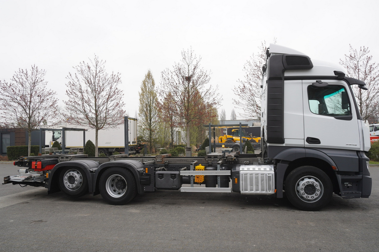 MERCEDES-BENZ Actros 2545 6×2 MP5 / ADR / several units - Transporter kontejnera/ Kamion s izmjenjivim sanducima: slika MERCEDES-BENZ Actros 2545 6×2 MP5 / ADR / several units - Transporter kontejnera/ Kamion s izmjenjivim sanducima MERCEDES-BENZ Actros 2545 6×2 MP5 / ADR / several units - Transporter kontejnera/ Kamion s izmjenjivim sanducima: slika MERCEDES-BENZ Actros 2545 6×2 MP5 / ADR / several units - Transporter kontejnera/ Kamion s izmjenjivim sanducima