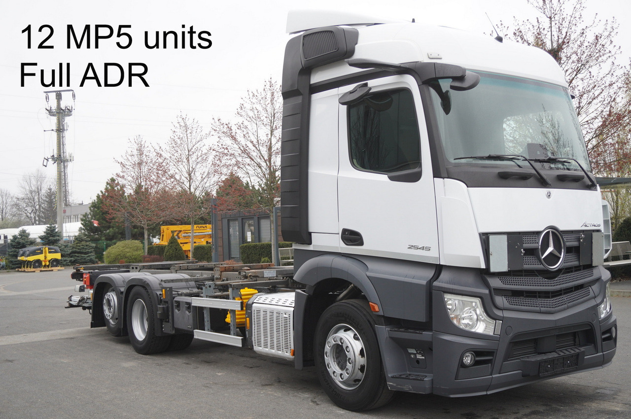 MERCEDES-BENZ Actros 2545 6×2 MP5 / FULL ADR / several units - Transporter kontejnera/ Kamion s izmjenjivim sanducima: slika MERCEDES-BENZ Actros 2545 6×2 MP5 / FULL ADR / several units - Transporter kontejnera/ Kamion s izmjenjivim sanducima MERCEDES-BENZ Actros 2545 6×2 MP5 / FULL ADR / several units - Transporter kontejnera/ Kamion s izmjenjivim sanducima: slika MERCEDES-BENZ Actros 2545 6×2 MP5 / FULL ADR / several units - Transporter kontejnera/ Kamion s izmjenjivim sanducima