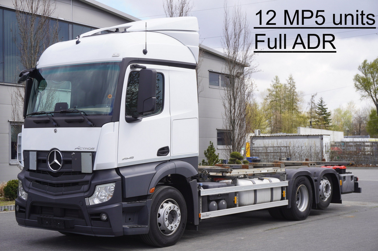MERCEDES-BENZ Actros 2545 6×2 MP5 / FULL ADR / several units - Transporter kontejnera/ Kamion s izmjenjivim sanducima: slika MERCEDES-BENZ Actros 2545 6×2 MP5 / FULL ADR / several units - Transporter kontejnera/ Kamion s izmjenjivim sanducima MERCEDES-BENZ Actros 2545 6×2 MP5 / FULL ADR / several units - Transporter kontejnera/ Kamion s izmjenjivim sanducima: slika MERCEDES-BENZ Actros 2545 6×2 MP5 / FULL ADR / several units - Transporter kontejnera/ Kamion s izmjenjivim sanducima