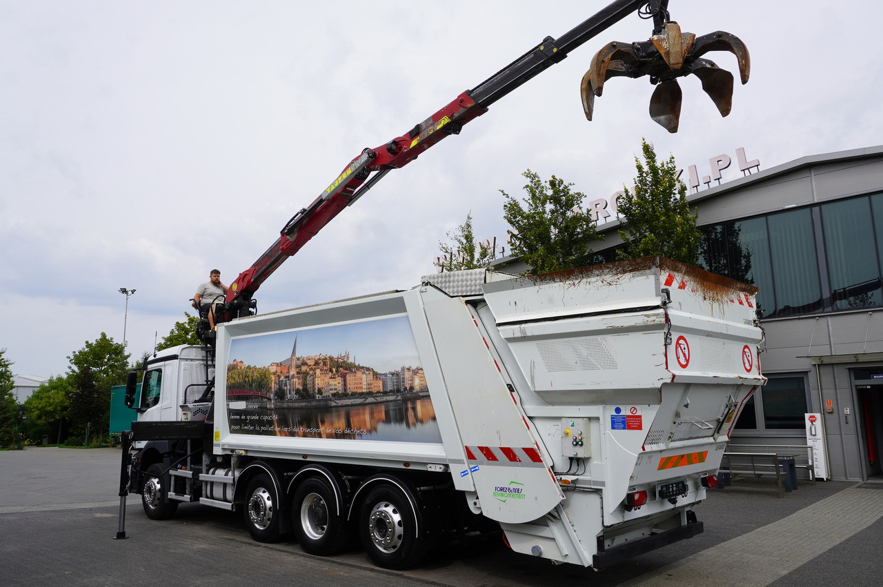 MERCEDES-BENZ Antos 3240 8x2 / Tajfun 5T crane / Farid Industries garbage truck/ 3 steered axles - Vakum kamion: slika MERCEDES-BENZ Antos 3240 8x2 / Tajfun 5T crane / Farid Industries garbage truck/ 3 steered axles - Vakum kamion MERCEDES-BENZ Antos 3240 8x2 / Tajfun 5T crane / Farid Industries garbage truck/ 3 steered axles - Vakum kamion: slika MERCEDES-BENZ Antos 3240 8x2 / Tajfun 5T crane / Farid Industries garbage truck/ 3 steered axles - Vakum kamion