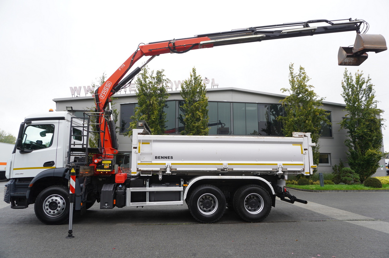 MERCEDES-BENZ Arocs 2636 6x4 / Fassi F175 / 7.7 t / 10 m / 2-side tipper / Bortmatic - Kiper, Kamion s kranom: slika MERCEDES-BENZ Arocs 2636 6x4 / Fassi F175 / 7.7 t / 10 m / 2-side tipper / Bortmatic - Kiper, Kamion s kranom MERCEDES-BENZ Arocs 2636 6x4 / Fassi F175 / 7.7 t / 10 m / 2-side tipper / Bortmatic - Kiper, Kamion s kranom: slika MERCEDES-BENZ Arocs 2636 6x4 / Fassi F175 / 7.7 t / 10 m / 2-side tipper / Bortmatic - Kiper, Kamion s kranom