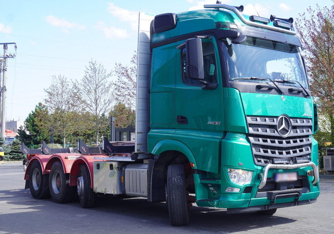 Mercedes-Benz Arocs 3563 8 × 4 / 630 HP / steered axle / Logging superstructure - Kamion s kranom: slika Mercedes-Benz Arocs 3563 8 × 4 / 630 HP / steered axle / Logging superstructure - Kamion s kranom Mercedes-Benz Arocs 3563 8 × 4 / 630 HP / steered axle / Logging superstructure - Kamion s kranom: slika Mercedes-Benz Arocs 3563 8 × 4 / 630 HP / steered axle / Logging superstructure - Kamion s kranom