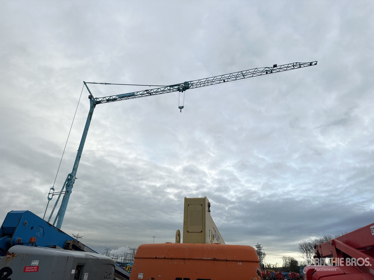 POTAIN IGO32 Tri/A Mobile self-erecting tower crane / 4400 MTH! - Toranjska dizalica: slika POTAIN IGO32 Tri/A Mobile self-erecting tower crane / 4400 MTH! - Toranjska dizalica POTAIN IGO32 Tri/A Mobile self-erecting tower crane / 4400 MTH! - Toranjska dizalica: slika POTAIN IGO32 Tri/A Mobile self-erecting tower crane / 4400 MTH! - Toranjska dizalica