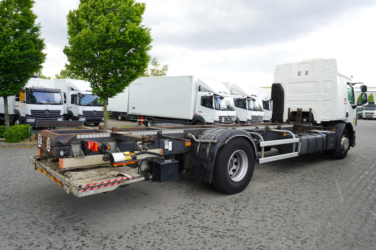 RENAULT D19 Wide Glob / BDF / load capacity 11t / 280 thousand km / tail lift - Kamion-šasija: slika RENAULT D19 Wide Glob / BDF / load capacity 11t / 280 thousand km / tail lift - Kamion-šasija RENAULT D19 Wide Glob / BDF / load capacity 11t / 280 thousand km / tail lift - Kamion-šasija: slika RENAULT D19 Wide Glob / BDF / load capacity 11t / 280 thousand km / tail lift - Kamion-šasija