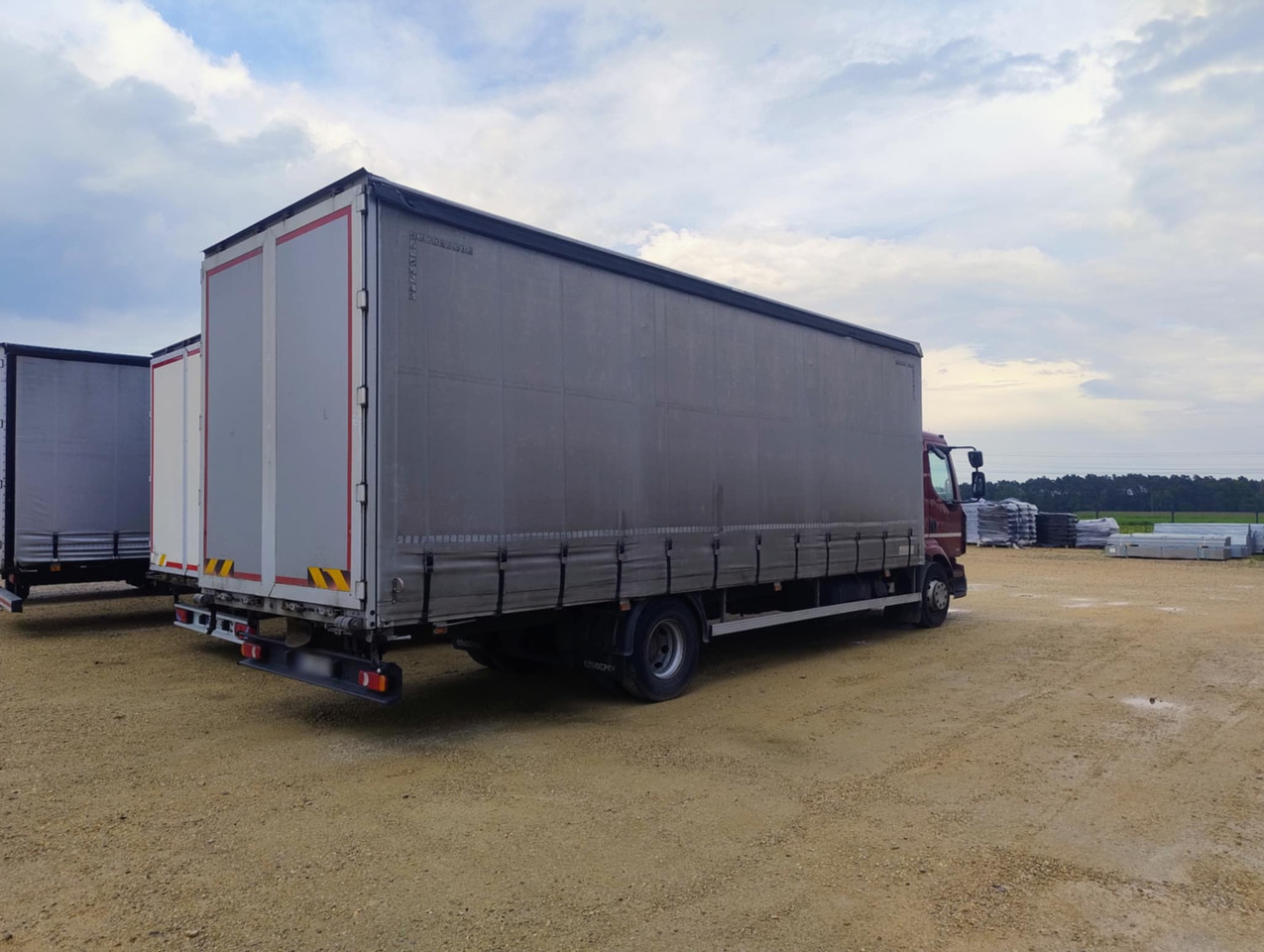RENAULT Midlum 300 / Curtain 18 EPAL / Sleeping cab - Kamion s ceradom: slika RENAULT Midlum 300 / Curtain 18 EPAL / Sleeping cab - Kamion s ceradom RENAULT Midlum 300 / Curtain 18 EPAL / Sleeping cab - Kamion s ceradom: slika RENAULT Midlum 300 / Curtain 18 EPAL / Sleeping cab - Kamion s ceradom