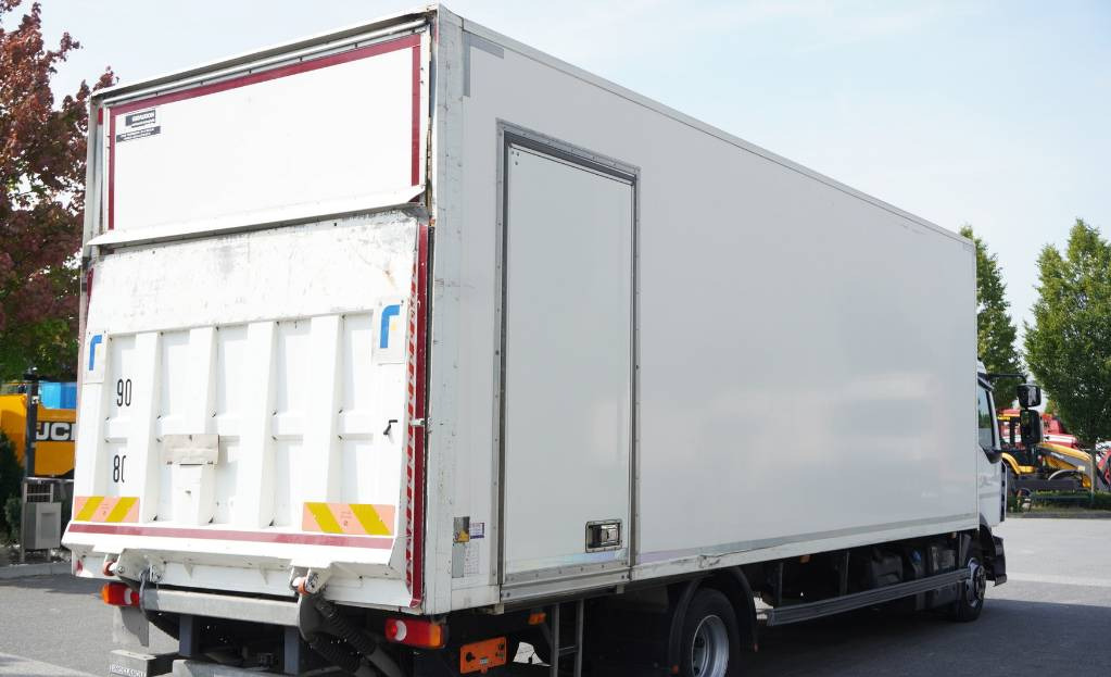 RENAULT Renault D12 E6 / Container 18 pallets / Lift - Kamion sandučar: slika RENAULT Renault D12 E6 / Container 18 pallets / Lift - Kamion sandučar RENAULT Renault D12 E6 / Container 18 pallets / Lift - Kamion sandučar: slika RENAULT Renault D12 E6 / Container 18 pallets / Lift - Kamion sandučar
