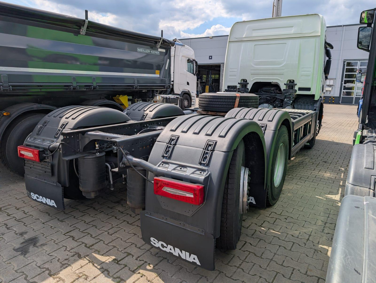 SCANIA P 340 B6x2*4NA / chassis frame / steering axle / CNG / large cab / 8 units - Kamion-šasija: slika SCANIA P 340 B6x2*4NA / chassis frame / steering axle / CNG / large cab / 8 units - Kamion-šasija SCANIA P 340 B6x2*4NA / chassis frame / steering axle / CNG / large cab / 8 units - Kamion-šasija: slika SCANIA P 340 B6x2*4NA / chassis frame / steering axle / CNG / large cab / 8 units - Kamion-šasija