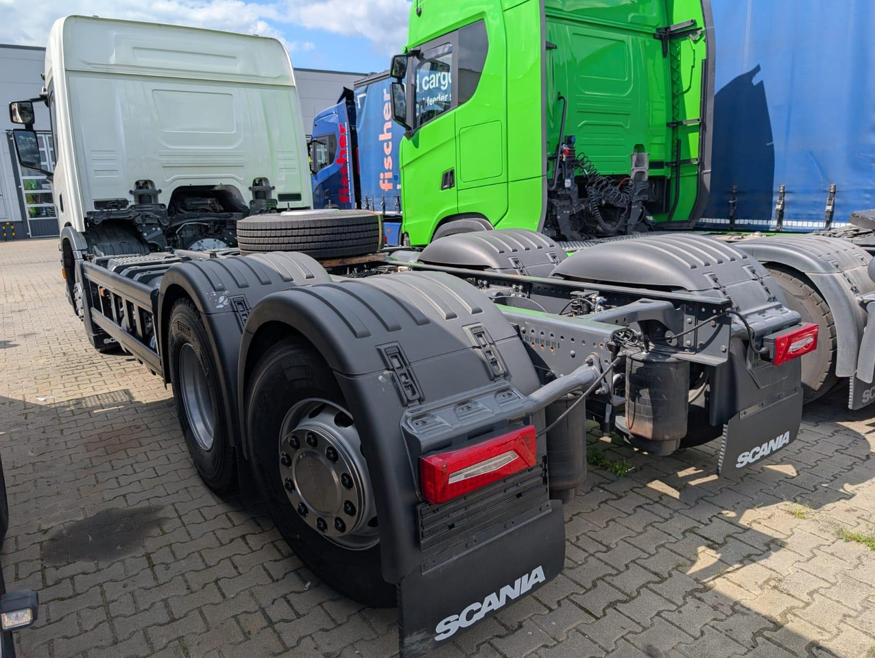 SCANIA P 340 B6x2*4NA / chassis frame / steering axle / CNG / large cab / 8 units - Kamion-šasija: slika SCANIA P 340 B6x2*4NA / chassis frame / steering axle / CNG / large cab / 8 units - Kamion-šasija SCANIA P 340 B6x2*4NA / chassis frame / steering axle / CNG / large cab / 8 units - Kamion-šasija: slika SCANIA P 340 B6x2*4NA / chassis frame / steering axle / CNG / large cab / 8 units - Kamion-šasija