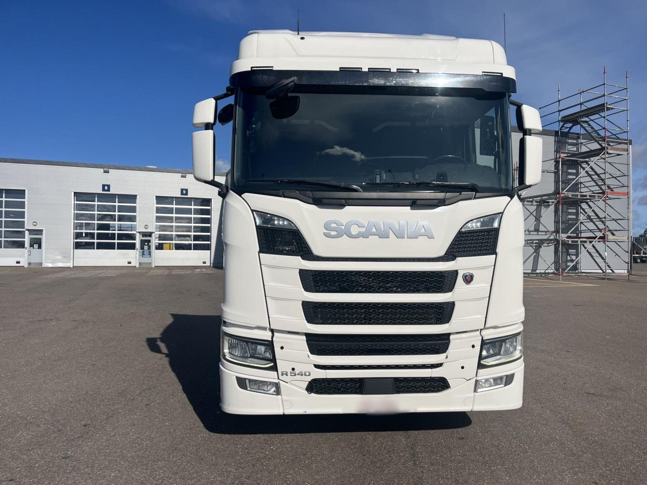 SCANIA R 540 B8x4NB / Truck chassis / Sleeper cab - Kamion s kranom: slika SCANIA R 540 B8x4NB / Truck chassis / Sleeper cab - Kamion s kranom SCANIA R 540 B8x4NB / Truck chassis / Sleeper cab - Kamion s kranom: slika SCANIA R 540 B8x4NB / Truck chassis / Sleeper cab - Kamion s kranom