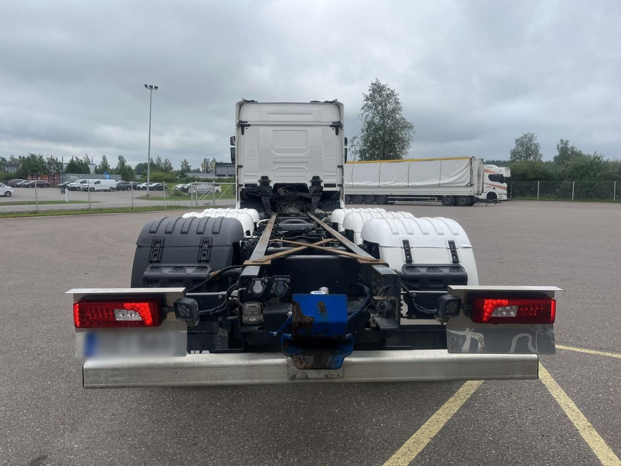 SCANIA R560 B8x4*4 / Chassis / sleeper cab / Power take-off - Kamion s kranom: slika SCANIA R560 B8x4*4 / Chassis / sleeper cab / Power take-off - Kamion s kranom SCANIA R560 B8x4*4 / Chassis / sleeper cab / Power take-off - Kamion s kranom: slika SCANIA R560 B8x4*4 / Chassis / sleeper cab / Power take-off - Kamion s kranom