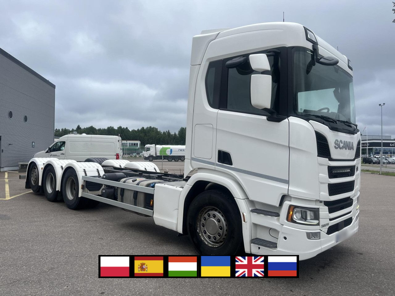 SCANIA R560 B8x4*4 / Chassis / sleeper cab / Power take-off - Kamion s kranom: slika SCANIA R560 B8x4*4 / Chassis / sleeper cab / Power take-off - Kamion s kranom SCANIA R560 B8x4*4 / Chassis / sleeper cab / Power take-off - Kamion s kranom: slika SCANIA R560 B8x4*4 / Chassis / sleeper cab / Power take-off - Kamion s kranom