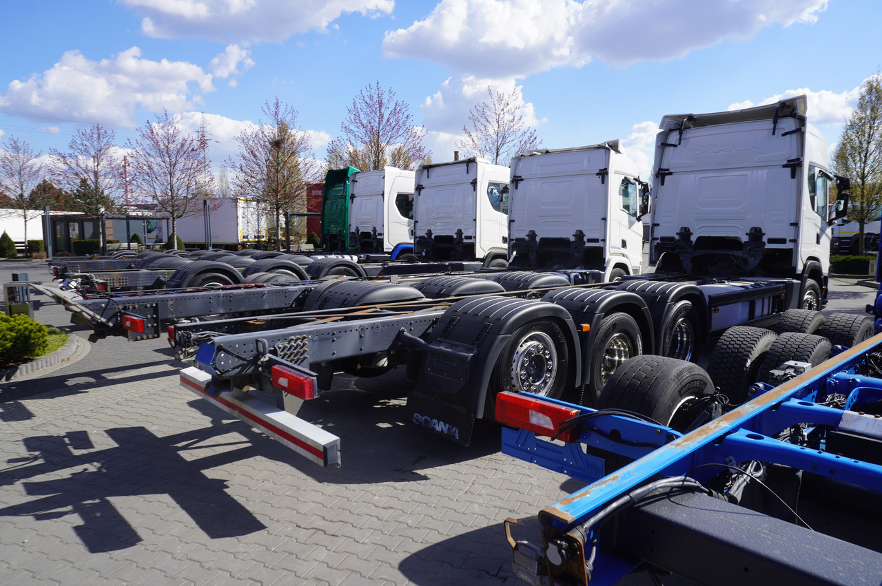 SCANIA R650 V8 / 650 HP/ frame 8.8 m / steered 4th axis / 20 units - Kamion s kranom: slika SCANIA R650 V8 / 650 HP/ frame 8.8 m / steered 4th axis / 20 units - Kamion s kranom SCANIA R650 V8 / 650 HP/ frame 8.8 m / steered 4th axis / 20 units - Kamion s kranom: slika SCANIA R650 V8 / 650 HP/ frame 8.8 m / steered 4th axis / 20 units - Kamion s kranom