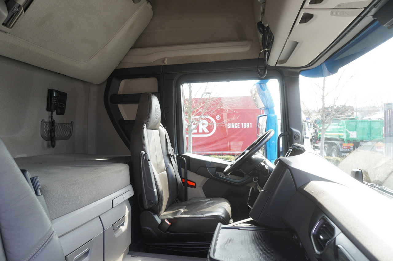 Kamion s kranom SCANIA R650 V8 / 650 HP/ frame 8.8 m / steered 4th axle: slika Kamion s kranom SCANIA R650 V8 / 650 HP/ frame 8.8 m / steered 4th axle