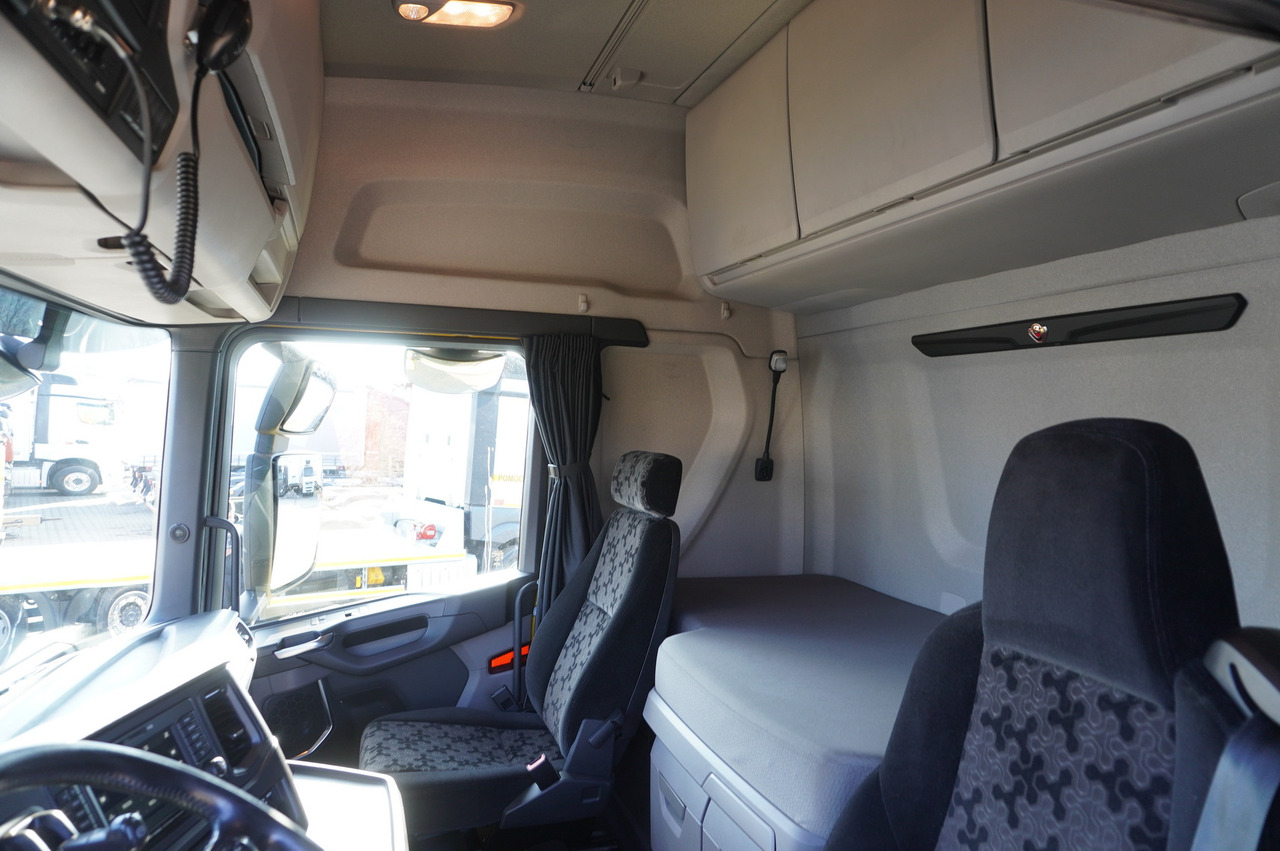 Kamion s ceradom SCANIA R650 V8 8x4 /4 / 2020 / Curtainsider 23 EPAL: slika Kamion s ceradom SCANIA R650 V8 8x4 /4 / 2020 / Curtainsider 23 EPAL Kamion s ceradom SCANIA R650 V8 8x4 /4 / 2020 / Curtainsider 23 EPAL: slika Kamion s ceradom SCANIA R650 V8 8x4 /4 / 2020 / Curtainsider 23 EPAL