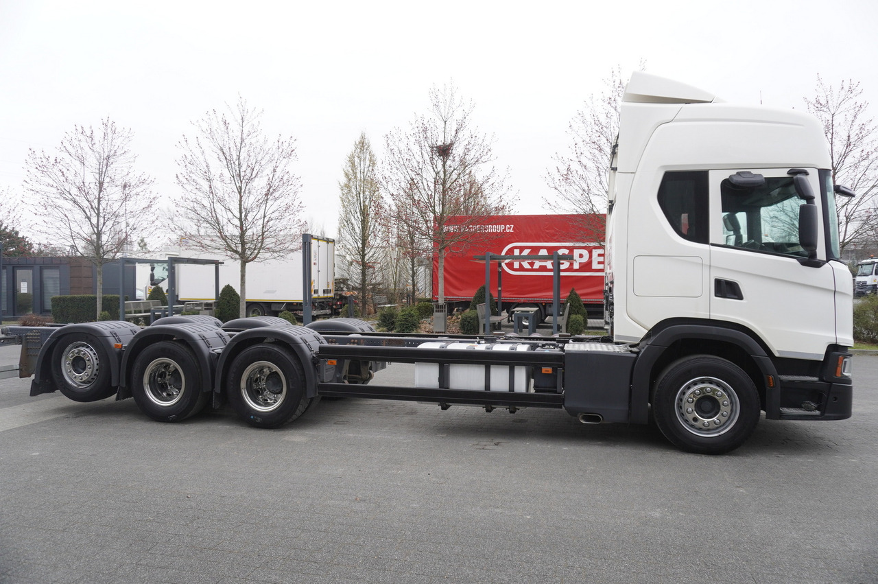 Kamion s kranom Scania G540 8x4 / Chassis 8.7 m / Steered axle / 2021: slika Kamion s kranom Scania G540 8x4 / Chassis 8.7 m / Steered axle / 2021