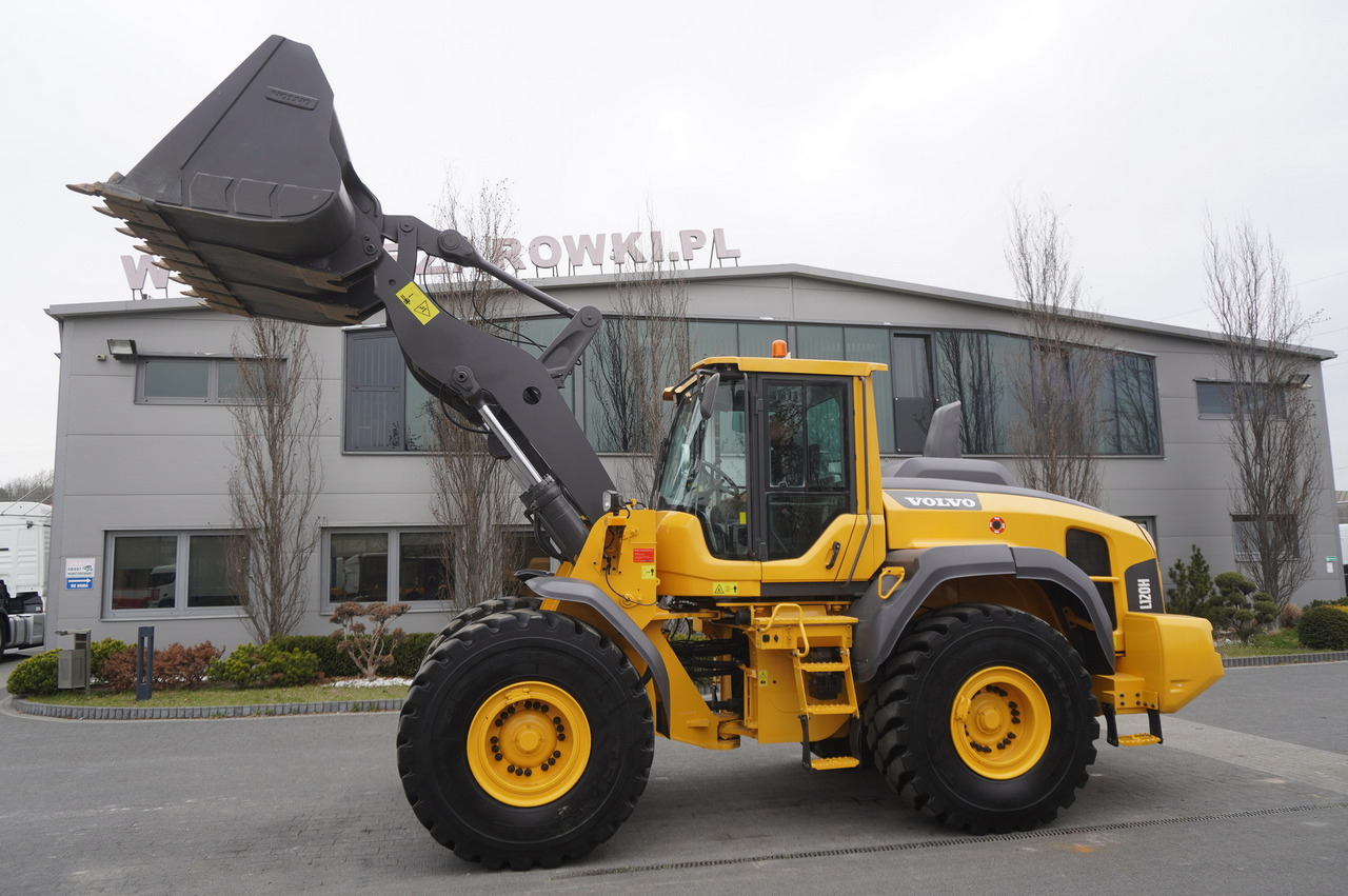VOLVO L120H - Utovarivač na kotačima: slika VOLVO L120H - Utovarivač na kotačima VOLVO L120H - Utovarivač na kotačima: slika VOLVO L120H - Utovarivač na kotačima