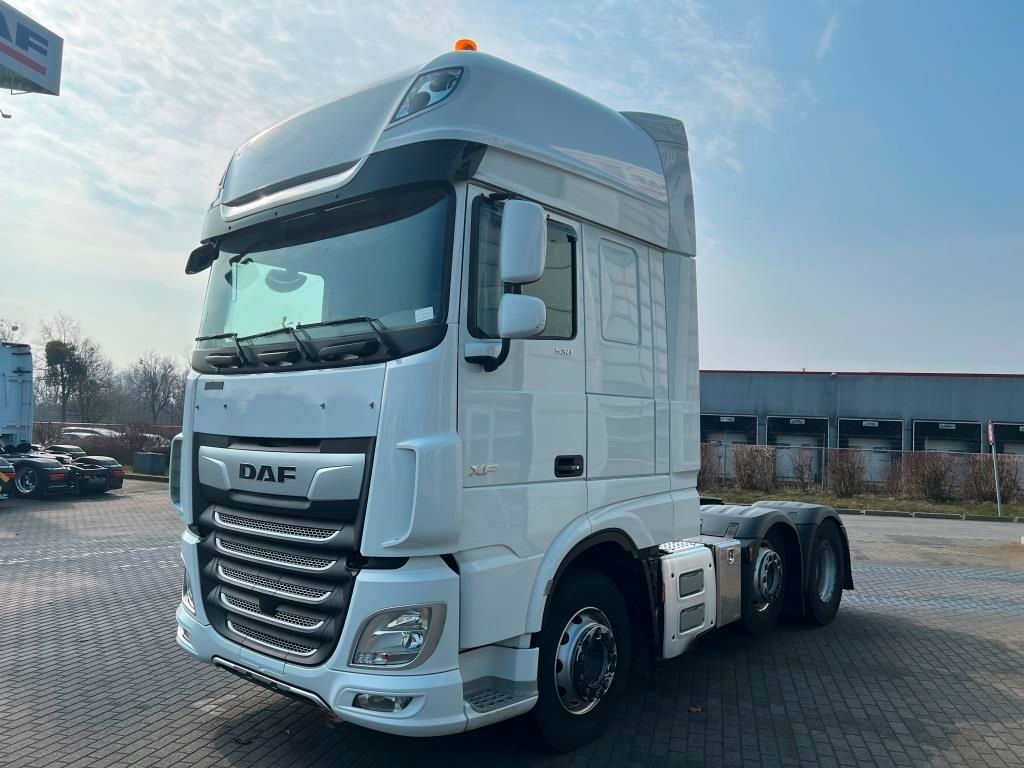 DAF XF 530 FTG 6x2 Retarder Liftlenkachse zZGG 64.5t - Tegljač: slika DAF XF 530 FTG 6x2 Retarder Liftlenkachse zZGG 64.5t - Tegljač DAF XF 530 FTG 6x2 Retarder Liftlenkachse zZGG 64.5t - Tegljač: slika DAF XF 530 FTG 6x2 Retarder Liftlenkachse zZGG 64.5t - Tegljač