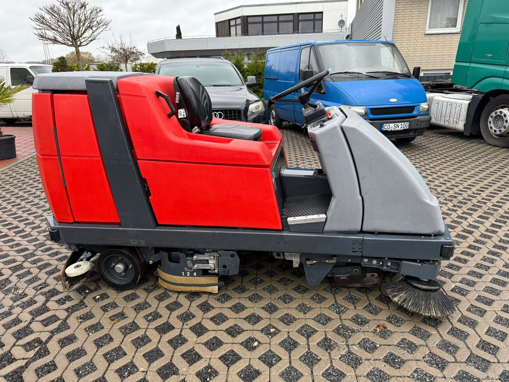 Hakomatic B1100 Kehr- Nass- Scheuersaugmaschine - Perač podova: slika Hakomatic B1100 Kehr- Nass- Scheuersaugmaschine - Perač podova Hakomatic B1100 Kehr- Nass- Scheuersaugmaschine - Perač podova: slika Hakomatic B1100 Kehr- Nass- Scheuersaugmaschine - Perač podova