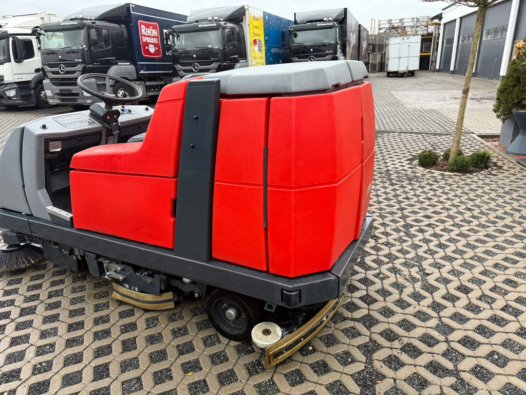 Hakomatic B1100 Kehr- Nass- Scheuersaugmaschine - Perač podova: slika Hakomatic B1100 Kehr- Nass- Scheuersaugmaschine - Perač podova Hakomatic B1100 Kehr- Nass- Scheuersaugmaschine - Perač podova: slika Hakomatic B1100 Kehr- Nass- Scheuersaugmaschine - Perač podova