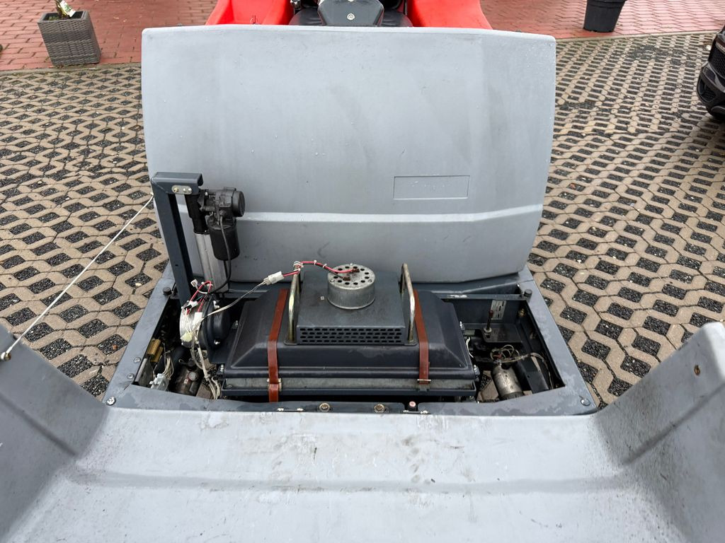 Perač podova Hakomatic B1100 Kehr- Nass- Scheuersaugmaschine: slika Perač podova Hakomatic B1100 Kehr- Nass- Scheuersaugmaschine