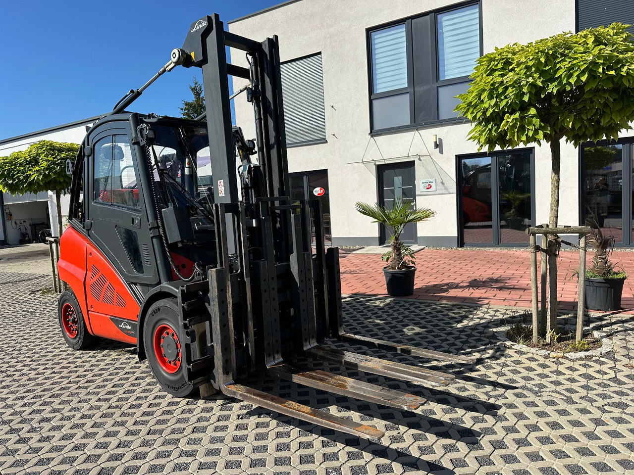Linde H45T-02 Linde H45T-02 - Plinski viličar: slika Linde H45T-02 Linde H45T-02 - Plinski viličar Linde H45T-02 Linde H45T-02 - Plinski viličar: slika Linde H45T-02 Linde H45T-02 - Plinski viličar