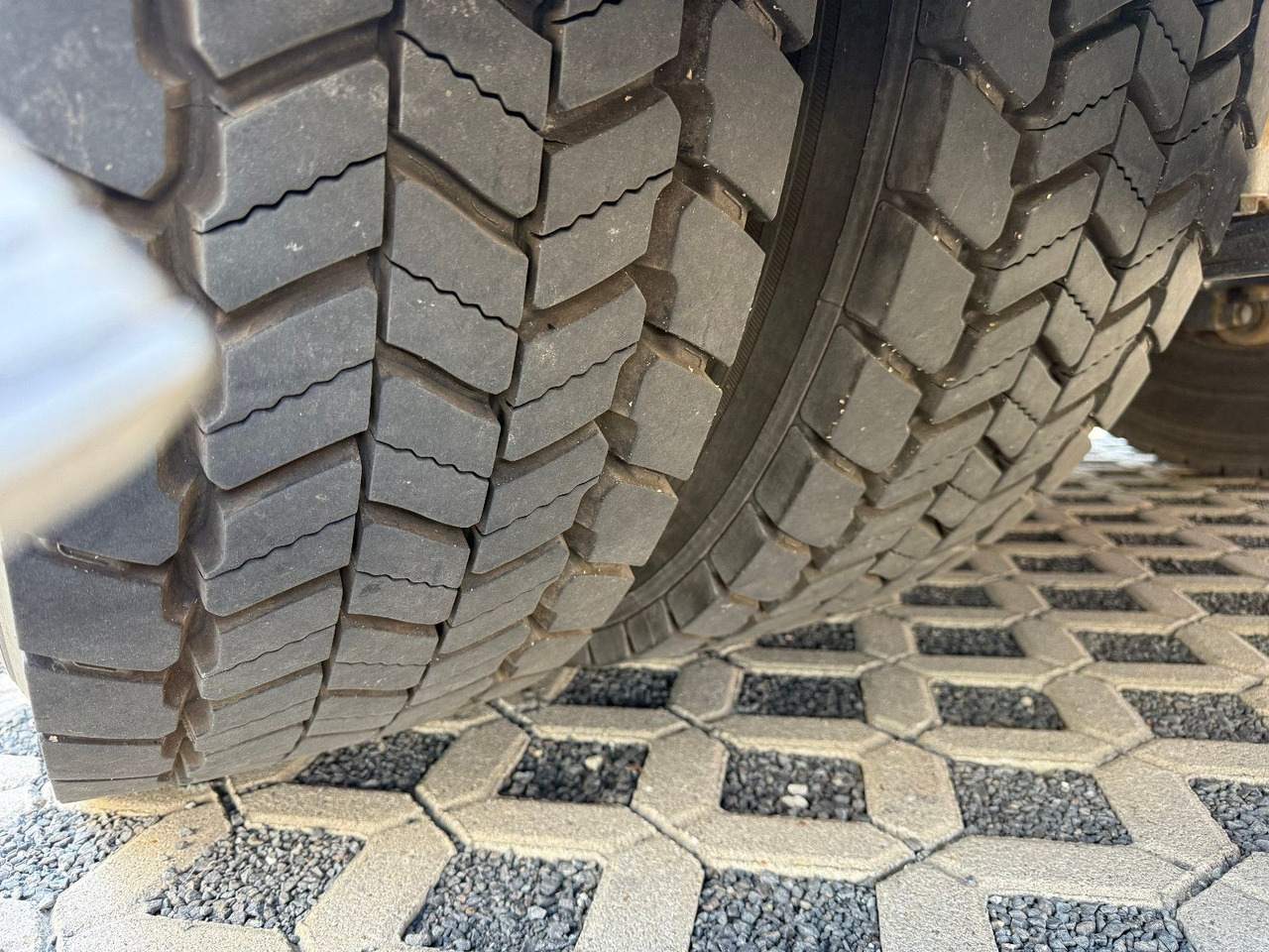 Vakum kamion MAN TGS 26,440 Silo 31m³ Getreide Staub Rieselgüter: slika Vakum kamion MAN TGS 26,440 Silo 31m³ Getreide Staub Rieselgüter