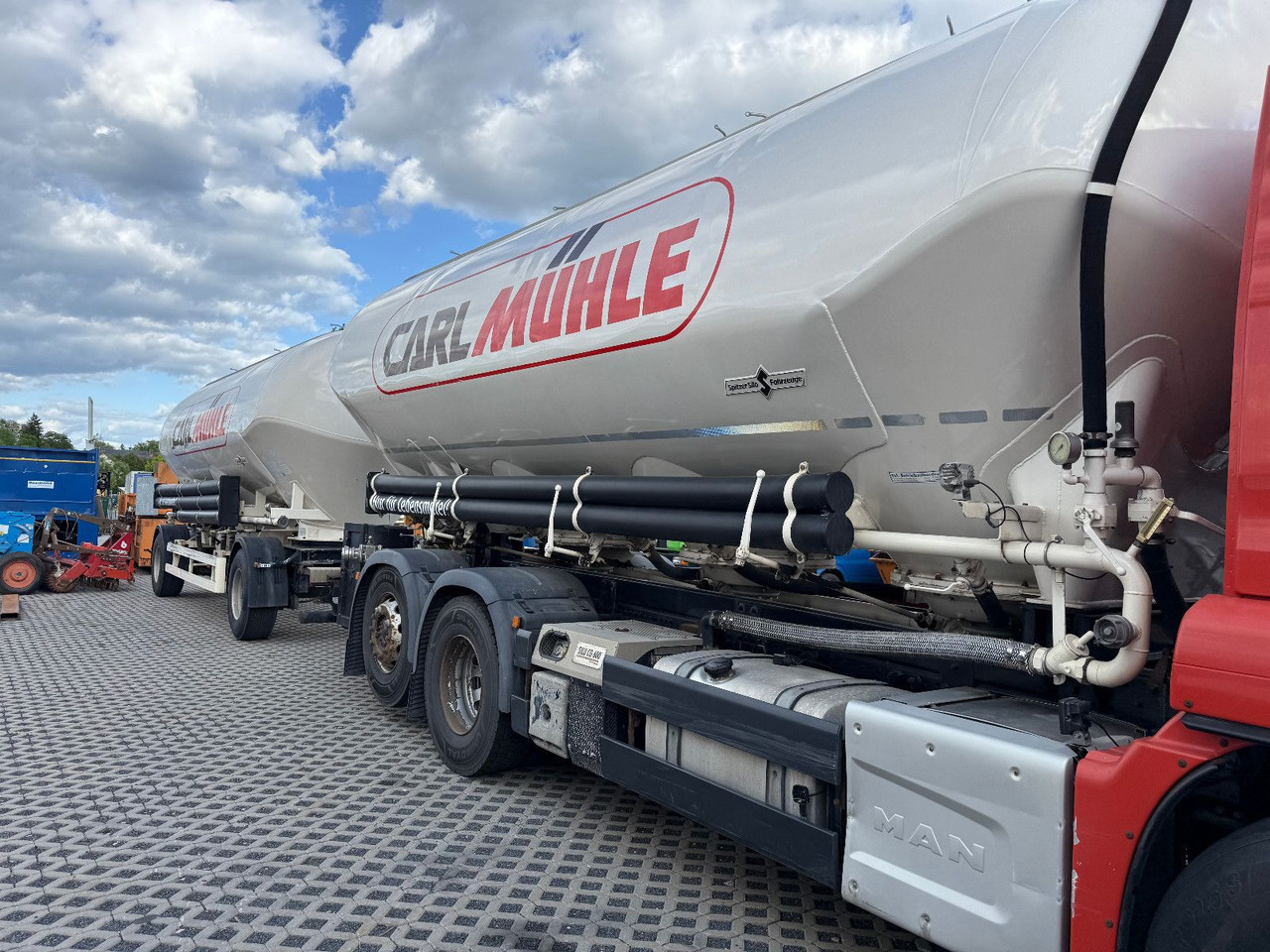 MAN TGS 26,440 Silo 31m³ Getreide Staub Rieselgüter - Vakum kamion: slika MAN TGS 26,440 Silo 31m³ Getreide Staub Rieselgüter - Vakum kamion MAN TGS 26,440 Silo 31m³ Getreide Staub Rieselgüter - Vakum kamion: slika MAN TGS 26,440 Silo 31m³ Getreide Staub Rieselgüter - Vakum kamion