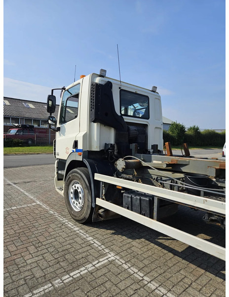 DAF CF 85 360 Manual 10 Tyres - Kamion-šasija: slika DAF CF 85 360 Manual 10 Tyres - Kamion-šasija DAF CF 85 360 Manual 10 Tyres - Kamion-šasija: slika DAF CF 85 360 Manual 10 Tyres - Kamion-šasija