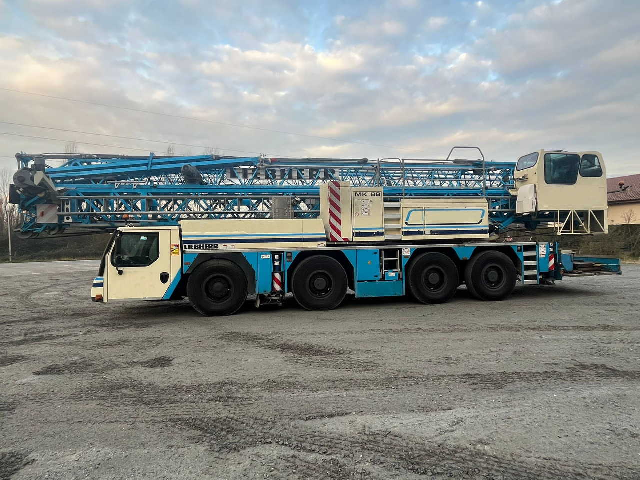 LIEBHERR MK88 - Brzomontažna dizalica: slika LIEBHERR MK88 - Brzomontažna dizalica LIEBHERR MK88 - Brzomontažna dizalica: slika LIEBHERR MK88 - Brzomontažna dizalica