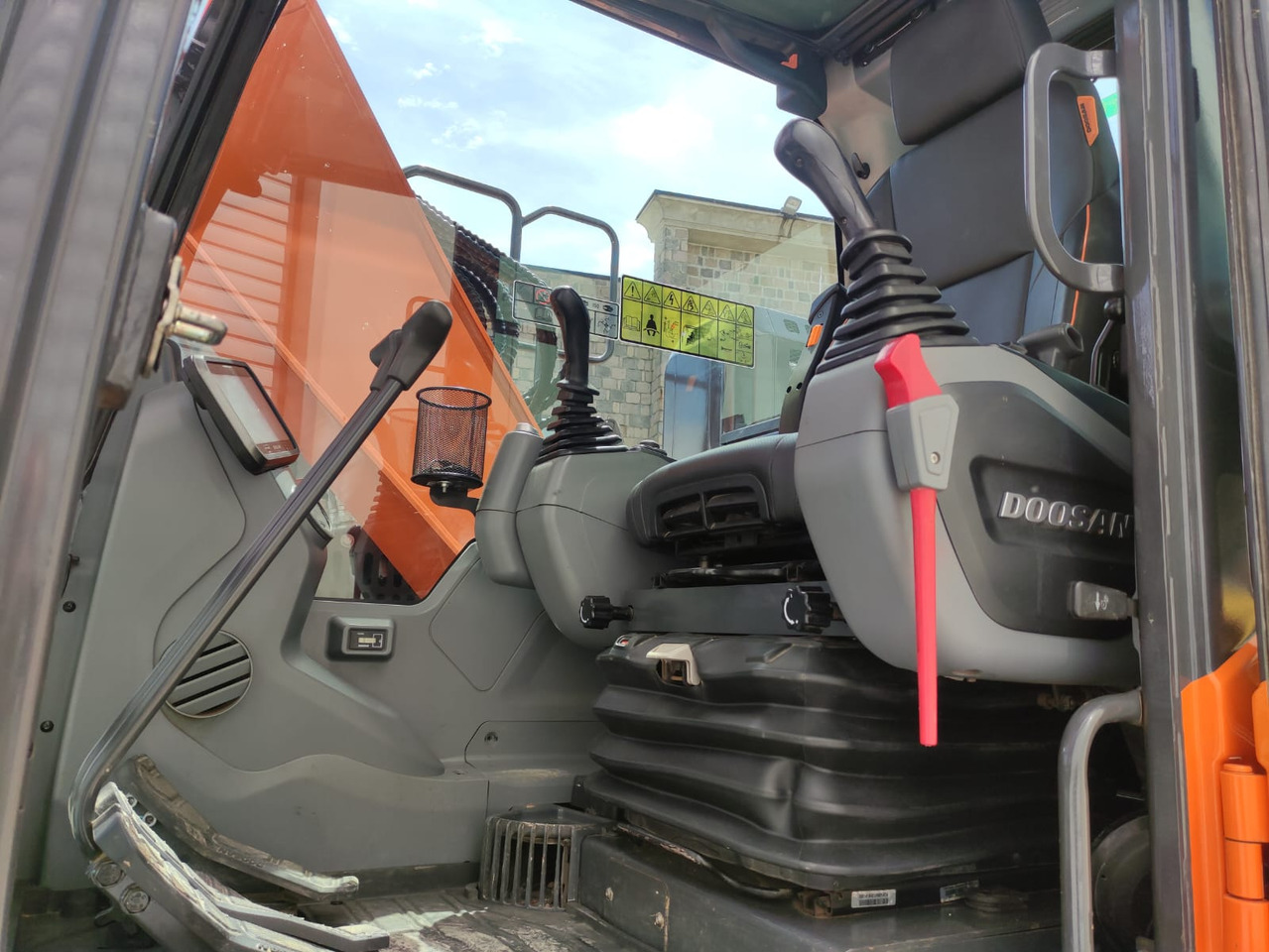DOOSAN DX140LCR-7 - Bager gusjeničar: slika DOOSAN DX140LCR-7 - Bager gusjeničar DOOSAN DX140LCR-7 - Bager gusjeničar: slika DOOSAN DX140LCR-7 - Bager gusjeničar