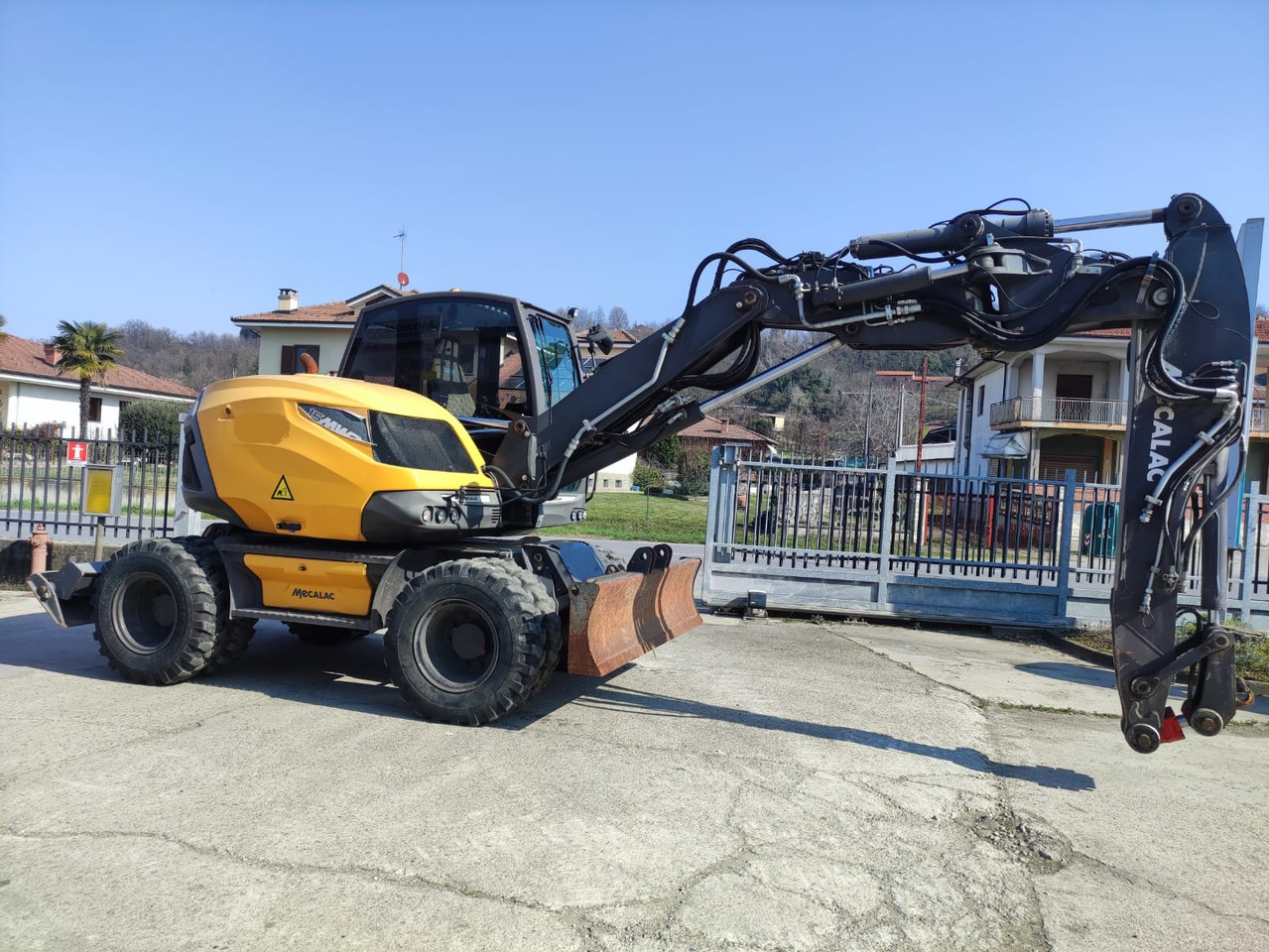MECALAC 15 MWR - Bager na kotačima: slika MECALAC 15 MWR - Bager na kotačima MECALAC 15 MWR - Bager na kotačima: slika MECALAC 15 MWR - Bager na kotačima