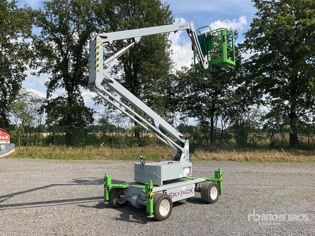2000 Skyjack SJ12 2WD Electric Articulating Boom Lift - Zglobni krak: slika 2000 Skyjack SJ12 2WD Electric Articulating Boom Lift - Zglobni krak 2000 Skyjack SJ12 2WD Electric Articulating Boom Lift - Zglobni krak: slika 2000 Skyjack SJ12 2WD Electric Articulating Boom Lift - Zglobni krak