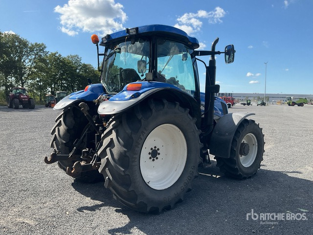 2004 New Holland TS135 A 4WD Tractor - Traktor: slika 2004 New Holland TS135 A 4WD Tractor - Traktor 2004 New Holland TS135 A 4WD Tractor - Traktor: slika 2004 New Holland TS135 A 4WD Tractor - Traktor