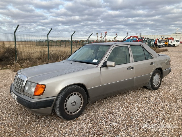 1990 Mercedes-Benz 300D Automobile - Automobil: slika 1990 Mercedes-Benz 300D Automobile - Automobil 1990 Mercedes-Benz 300D Automobile - Automobil: slika 1990 Mercedes-Benz 300D Automobile - Automobil