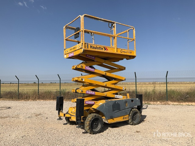 2005 Haulotte Compact12DX 4x4 Diesel Scissor Lift - Škarasta podizna platforma: slika 2005 Haulotte Compact12DX 4x4 Diesel Scissor Lift - Škarasta podizna platforma 2005 Haulotte Compact12DX 4x4 Diesel Scissor Lift - Škarasta podizna platforma: slika 2005 Haulotte Compact12DX 4x4 Diesel Scissor Lift - Škarasta podizna platforma