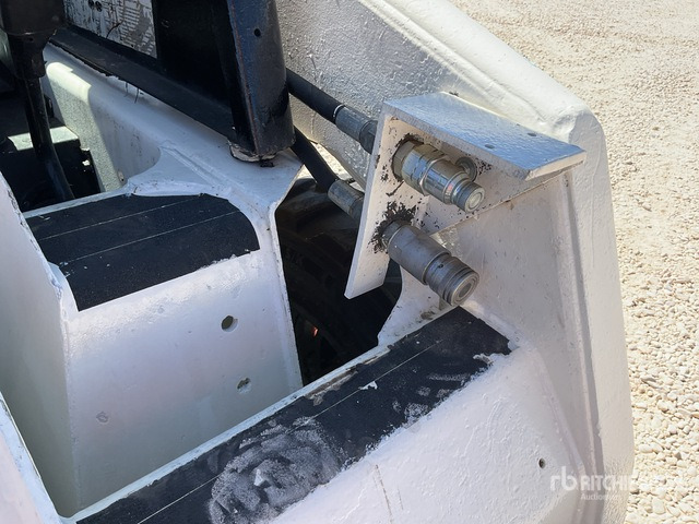 2007 Bobcat S130 Skid Steer Loader - Mini utovarivač: slika 2007 Bobcat S130 Skid Steer Loader - Mini utovarivač 2007 Bobcat S130 Skid Steer Loader - Mini utovarivač: slika 2007 Bobcat S130 Skid Steer Loader - Mini utovarivač