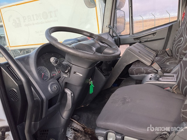 Kamion sandučar 2012 Iveco Eurocargo 180 4x2 Van Truck: slika Kamion sandučar 2012 Iveco Eurocargo 180 4x2 Van Truck