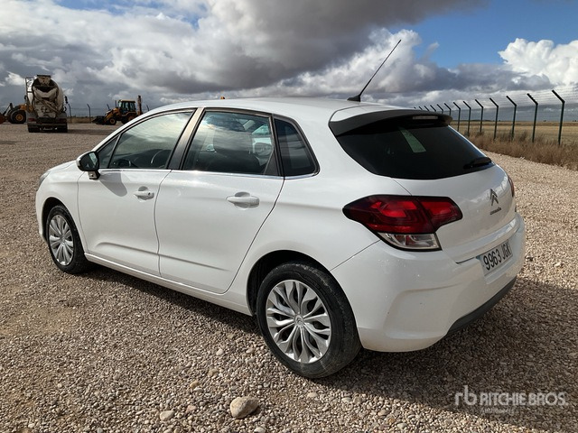 2015 Citroen C4 BlueHDI Automobile - Automobil: slika 2015 Citroen C4 BlueHDI Automobile - Automobil 2015 Citroen C4 BlueHDI Automobile - Automobil: slika 2015 Citroen C4 BlueHDI Automobile - Automobil