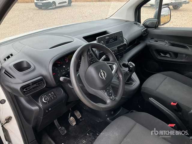 2020 Opel Combo Passenger Van - Minibus, Putnički kombi: slika 2020 Opel Combo Passenger Van - Minibus, Putnički kombi 2020 Opel Combo Passenger Van - Minibus, Putnički kombi: slika 2020 Opel Combo Passenger Van - Minibus, Putnički kombi