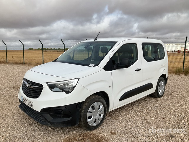 2020 Opel Combo Passenger Van - Minibus, Putnički kombi: slika 2020 Opel Combo Passenger Van - Minibus, Putnički kombi 2020 Opel Combo Passenger Van - Minibus, Putnički kombi: slika 2020 Opel Combo Passenger Van - Minibus, Putnički kombi